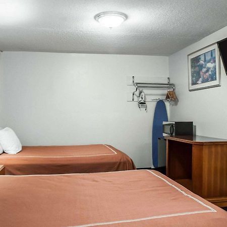 Castle Inn & Suites Ніагара-Фоллс Екстер'єр фото