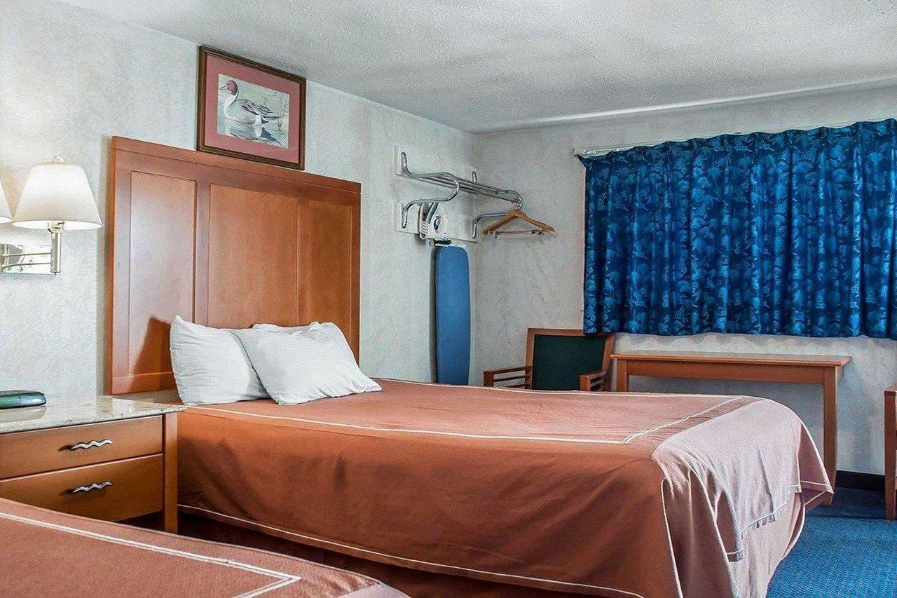 Castle Inn & Suites Ніагара-Фоллс Екстер'єр фото