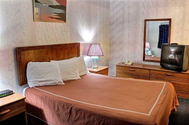 Castle Inn & Suites Ніагара-Фоллс Екстер'єр фото